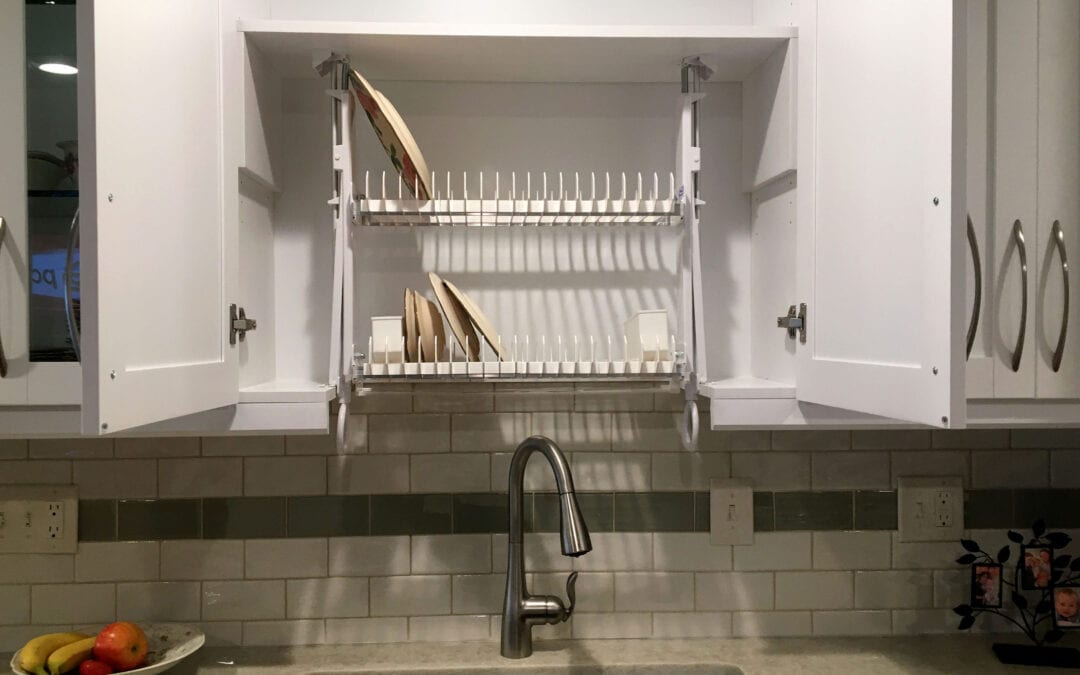 This Kitchen Cabinet-Dish-Rack Organizer That’s Oh-So Clever